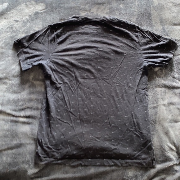 Black NIKE T-Shirt - Picture 3 of 3